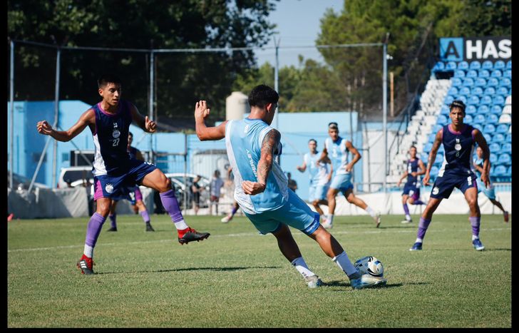 Temperley sumó minutos de fútbol en estadio Alfredo Beranger.