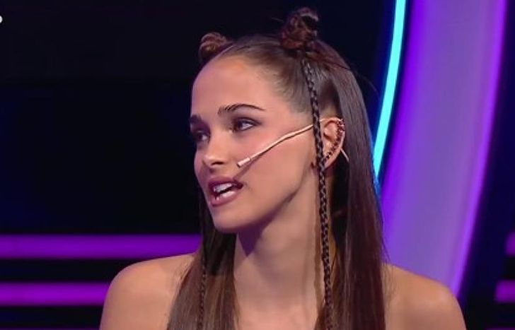 La joven pasó por el Debate.