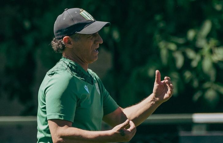 Pedro Troglio apuntó contra el árbitro.