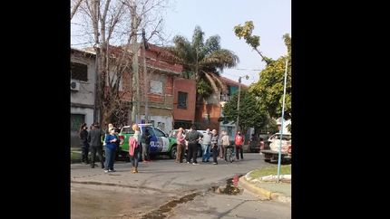 vecinos de escalada consiguieron frenar la instalacion de una antena de celular en la plazoleta san cayetano