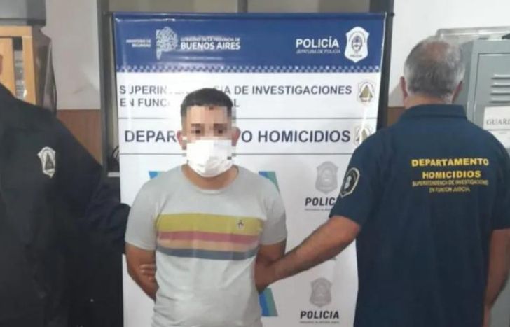 El hombre sería la persona que manejaba el auto involucrado en el hecho.