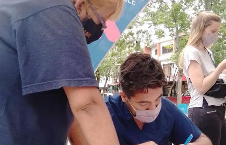 No hay que sacar turno previo.