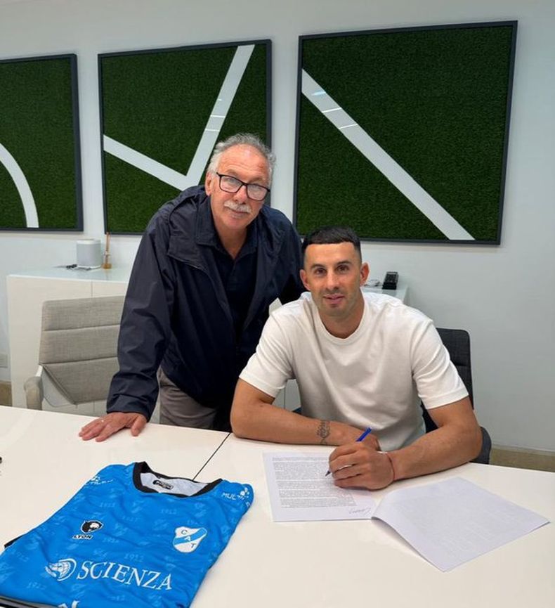 Ezequiel Mastrolía renovó su contrato con Temperley por una temporada más.