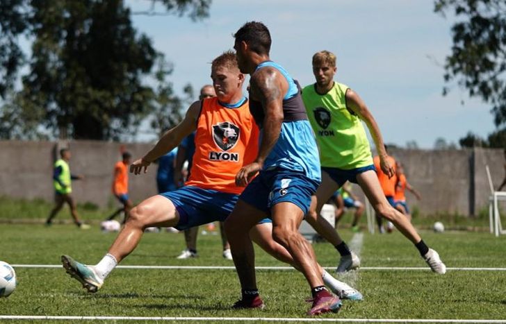 Temperley se enfoca en el armado del equipo.