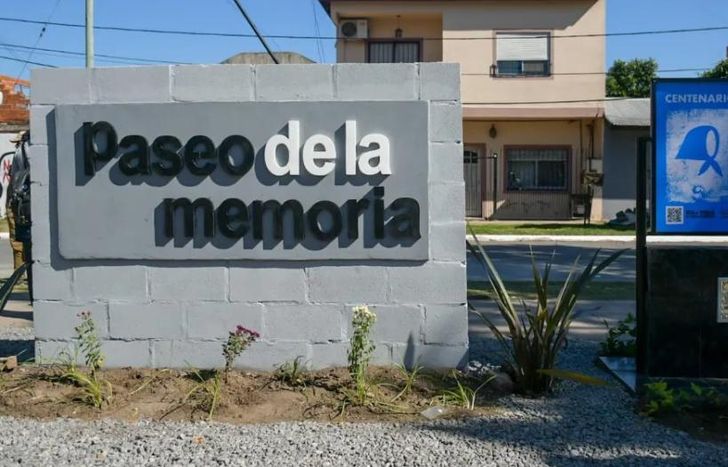 Los desaparecidos de Centenario tienen su lugar en la plaza del barrio.