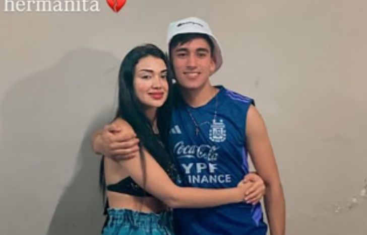 Narela Barreto junto a su hermano.