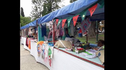 convocan a artesanos para una feria local