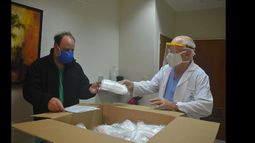 El Sanatorio Juncal donó 2.000 barbijos para el personal de salud de Lomas