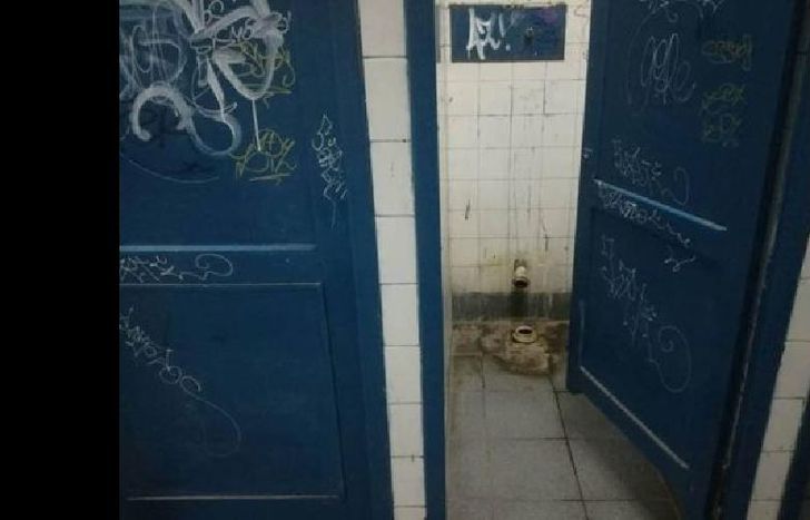 Los baños se encuentran en un estado calamitoso, según los alumnos.