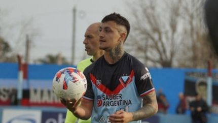 Ayrton Sánchez quedó en la historia por su gol sobre el final en el clásico.