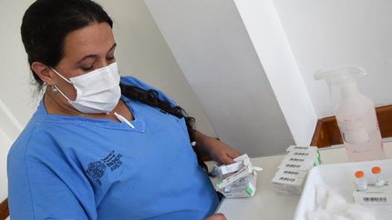 Casi 95 mil personas ya tienen al menos una dosis.