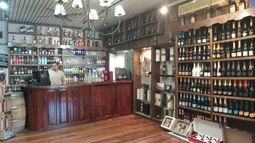 La vinoteca de Lomas está ubicada en Gorriti y Simón Bolívar. La vinoteca de Lomas está ubicada en Gorriti y Simón Bolívar.