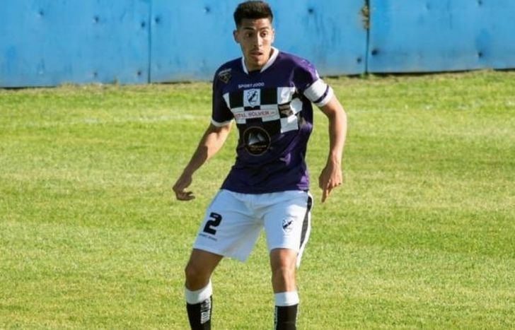 Ordóñez, capitán y referente de la defensa de Claypole.