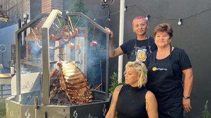 Asadoras Argentinas contaron los secretos de un buen costillar a la estaca.