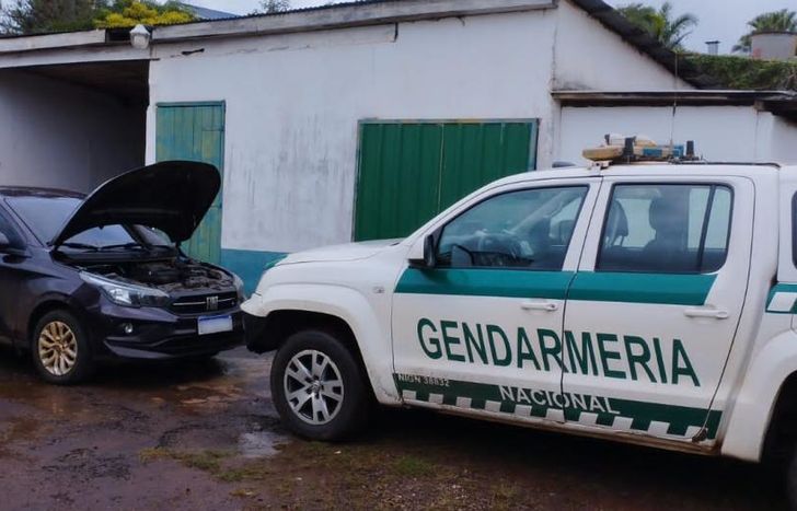 El auto fue recuperado por Gendarmería Nacional.