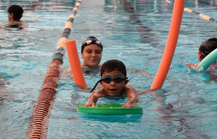 Lomas tiene una escuela de natación para chicos de 6 a 13 años.
