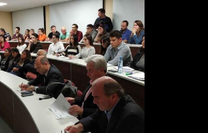 se realizó en la Facultad de Ciencias económicas.