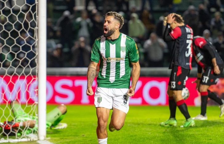 Giménez se lleva sus goles a Boca.