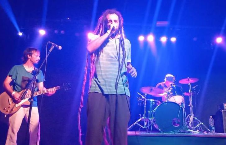 La banda viene de tocar con con Fidel Nadal y Pablo Molina.