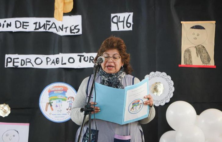 Alumnos, docentes, directivos, familiares y autoridades participaron del acto en el jardín.