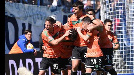 Banfield quiere festejar un nuevo triunfo. Banfield quiere festejar un nuevo triunfo.