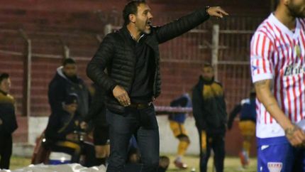 Franchini, muy enojado tras el empate con Dock Sud. Franchini, muy enojado tras el empate con Dock Sud.