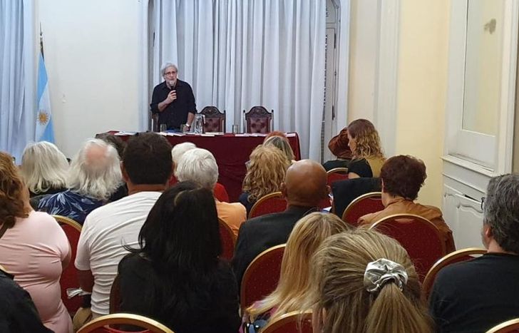 Juan Botana sigue con sus encuentros.