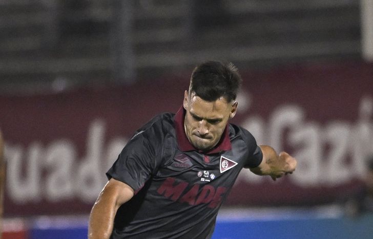 Lanús es el cuarto club en la carrera de Tomás Guidara.