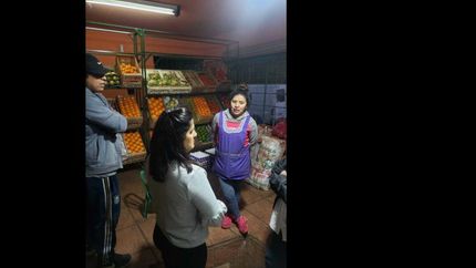 el municipio asiste a comerciantes para que regularicen su situacion