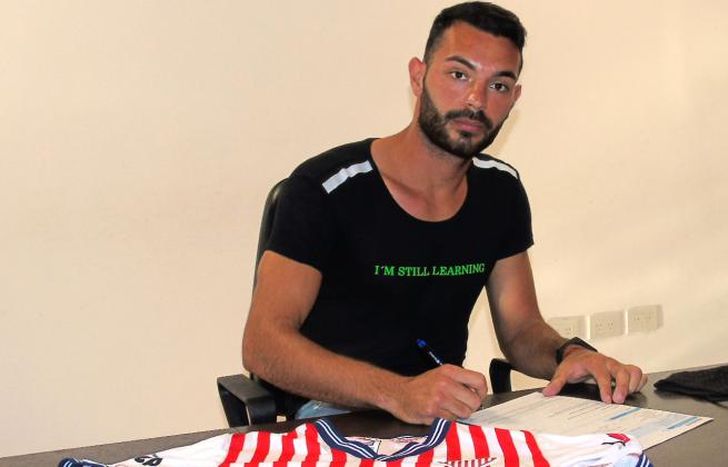 Casas firmó por un año en el Milrayitas.