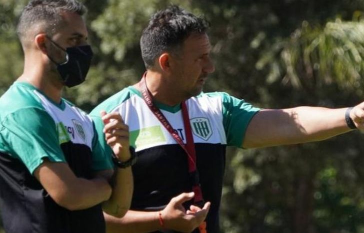 El DT de Banfield, satisfecho con el plantel que tiene.