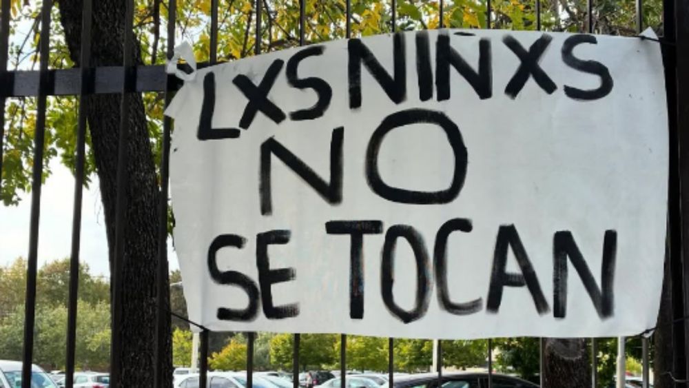 Consignas con pedido de justicia durante el juicio en los Tribunales de Lomas. Consignas con pedido de justicia durante el juicio en los Tribunales de Lomas.