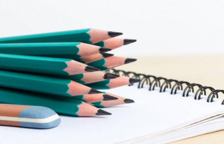 Cuadernos, lápices y gomas son los elementos que tendrá el kit.