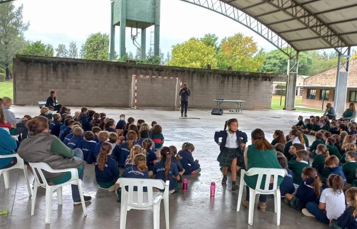 Clemente se puso a disposición para poder dar charlas en Lomas.