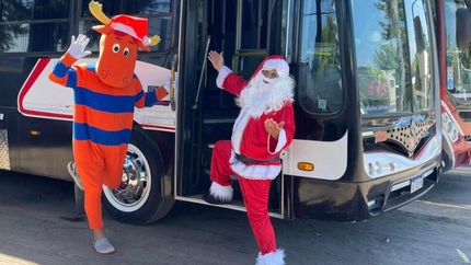 El Reno acompañó a Santa.