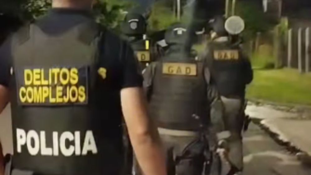 Tras la detención, el acusado quedó a disposición de la UFI 9 de Lomas.