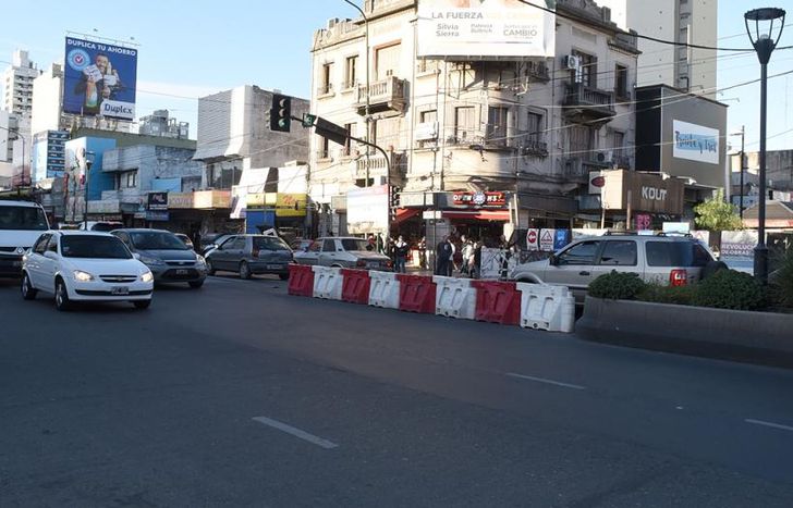 No se puede girar a la izquierda.