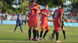 Brown busca tres puntos de oro frente al puntero