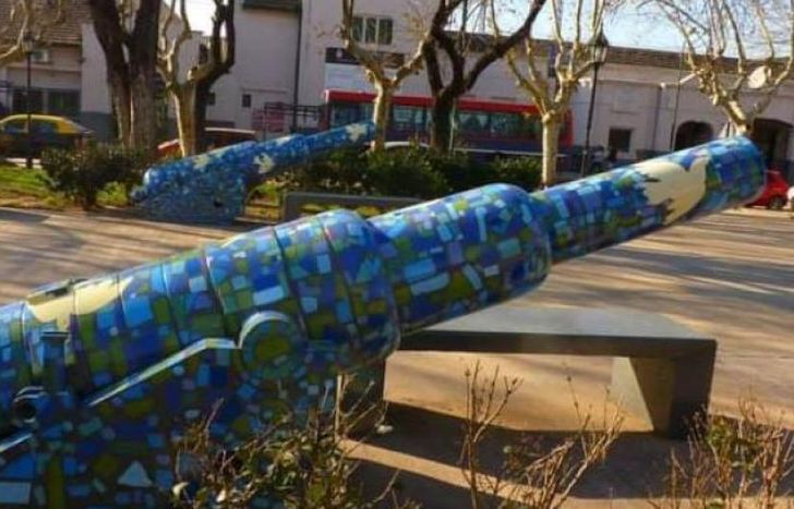 En honor al marino que luchó por la independencia de Argentina y Perú.