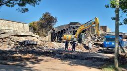 Así quedaron las fábricas tras el incendio.