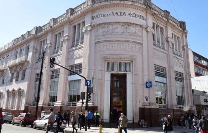 El edificio está declarado patrimonio municipal de Lomas.