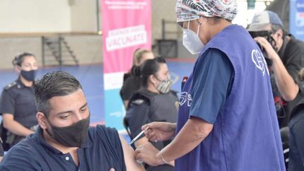 El personal de seguridad, inmunizado.