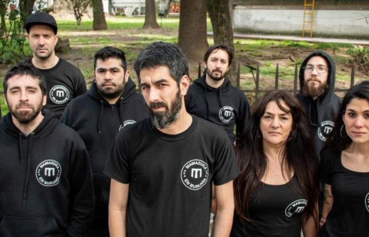 La banda completa.