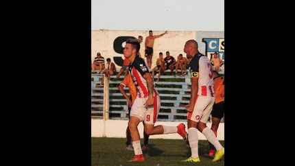 En Deportivo Paraguayo anotó cinco goles.