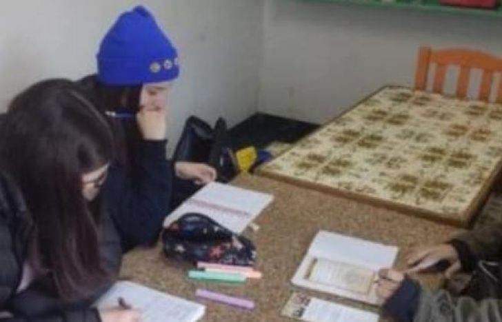 Las chicas en plena organización.