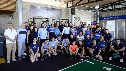 Insaurralde recorrió las instalaciones y habló con los atletas.