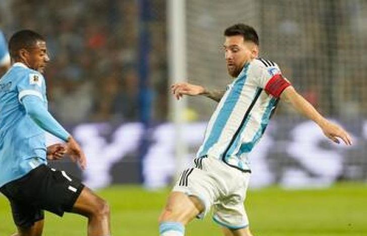 Uruguay dio el golpe y le ganó a la Argentina en La Bombonera.