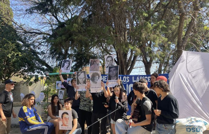 En la Plaza Colón hubo lectura, música, representaciones e intervensiones artísticas.