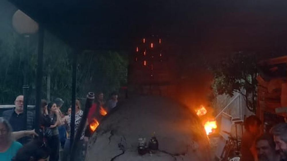 Realizarán una horneada milenaria en la Escuela de Cerámica de Lomas