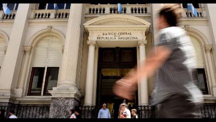 las expectativas de inflacion para los proximos 12 meses cayeron dos puntos